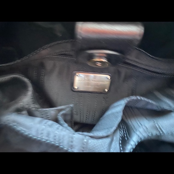 🛍🛍🛍 Ferragamo bow tote women’s purse. 🛍🛍🛍 - Picture 13 of 13